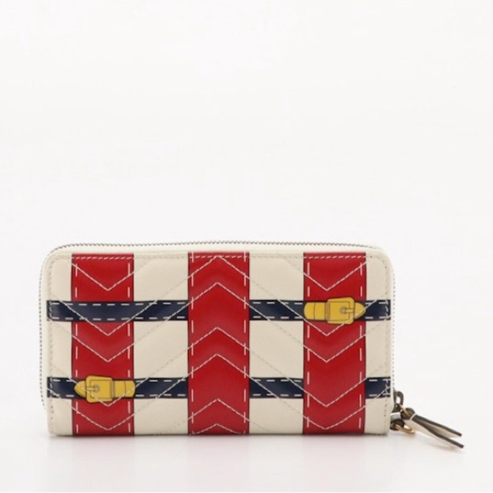 GUCCI GG Marmont Trompe-l'œil Clutch in Off-White Leather - Picture 2 of 8